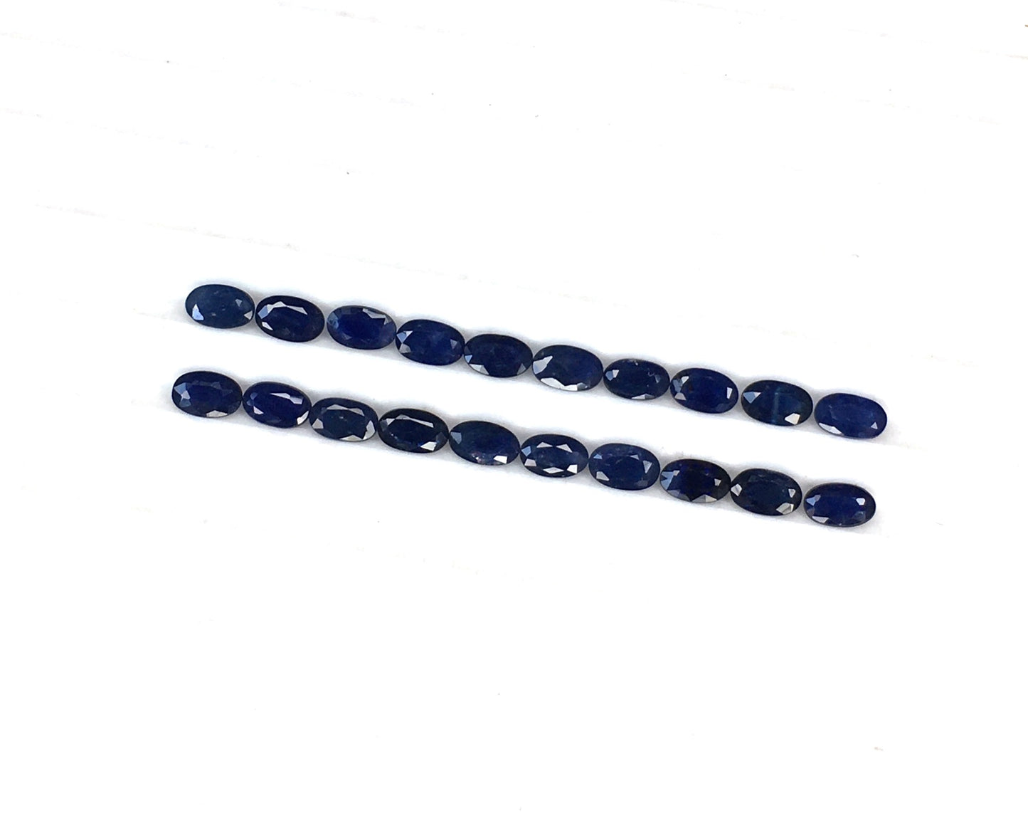 Fine Quality Natural Ceylon Blue Sapphire Oval Shape 3x5 mm Size Blue Color Loose gemstone for Jewellery Making