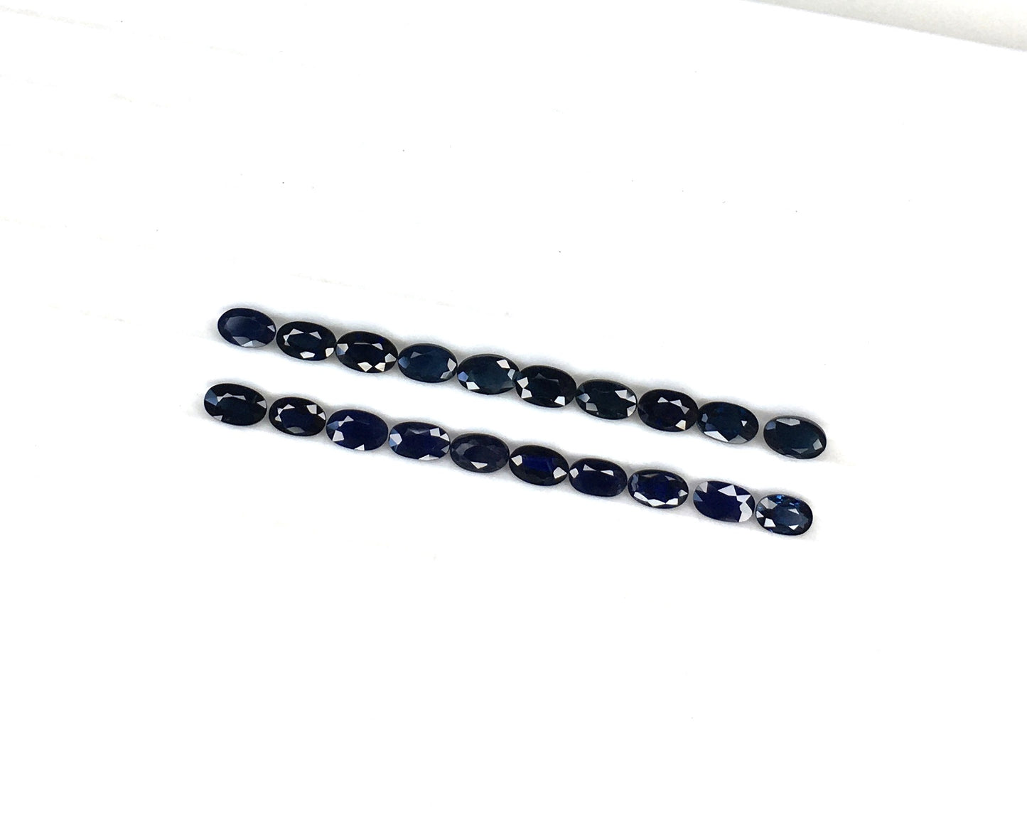 Blue Sapphire Heated Oval Shape Ceylon Blue Color Stone 3x5 mm Size September Birthstone Loose Gemstones for Jewellery Making