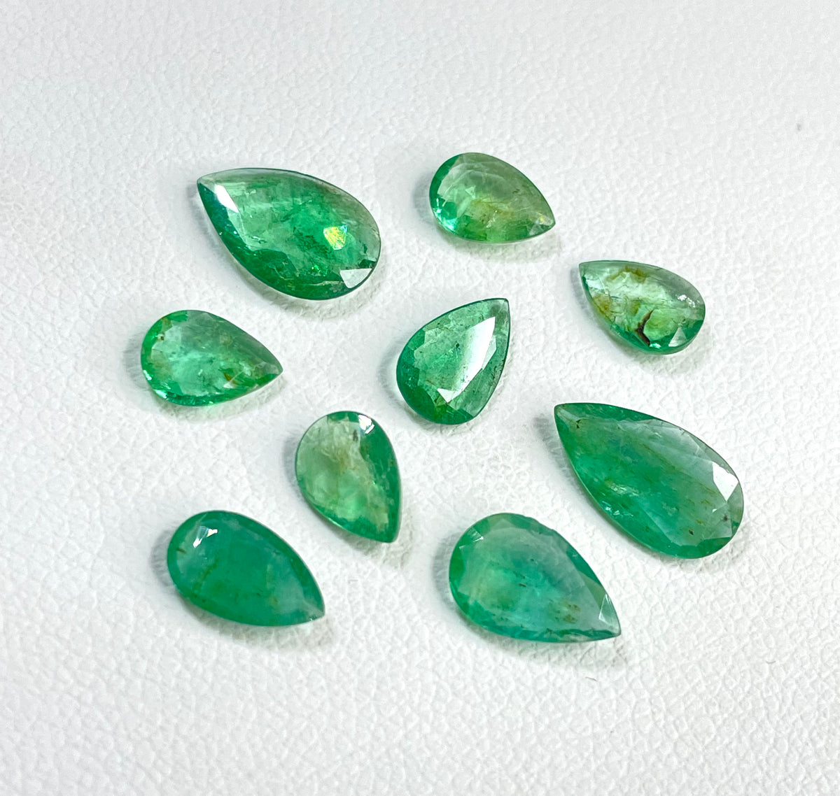 100% Natural Zambian Emerald Pear Cut 6.10 Carat Medium Green Color Loose Gemstones for Making Jewellery