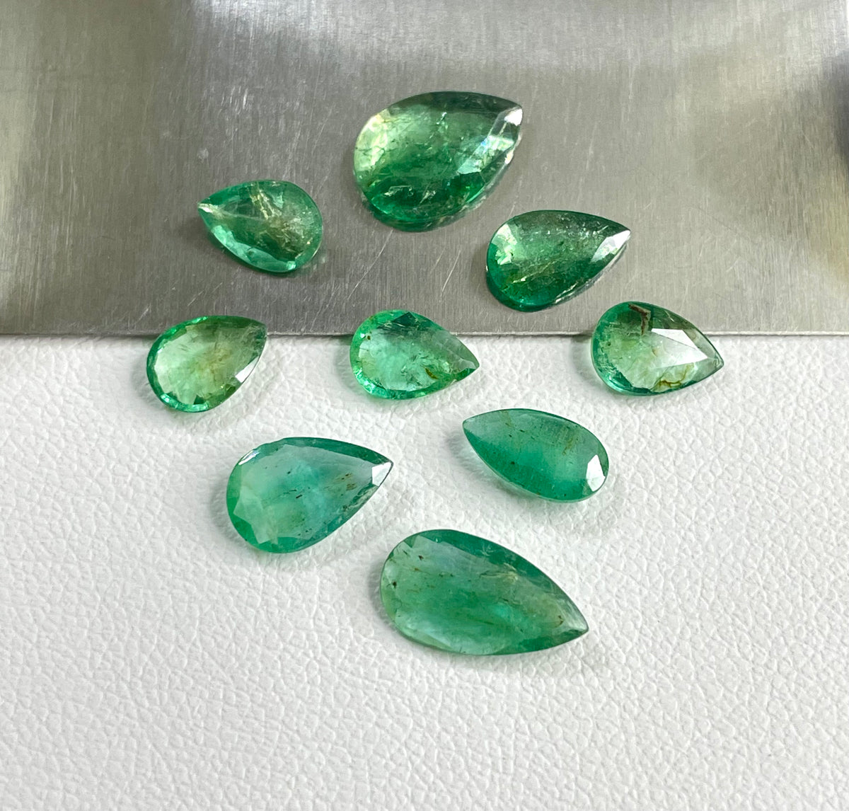 100% Natural Zambian Emerald Pear Cut 6.10 Carat Medium Green Color Loose Gemstones for Making Jewellery