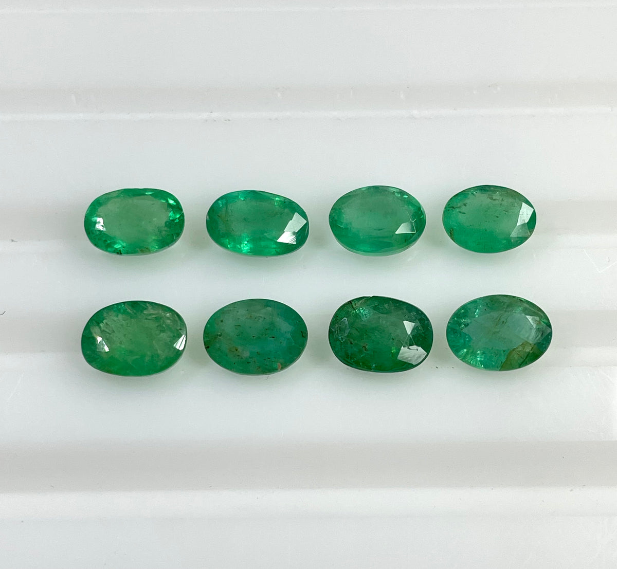Fine Quality Natural Zambian Emerald Oval Cut 25.30 Carat Medium Green Color Loose Gemstones for Making Jewellery
