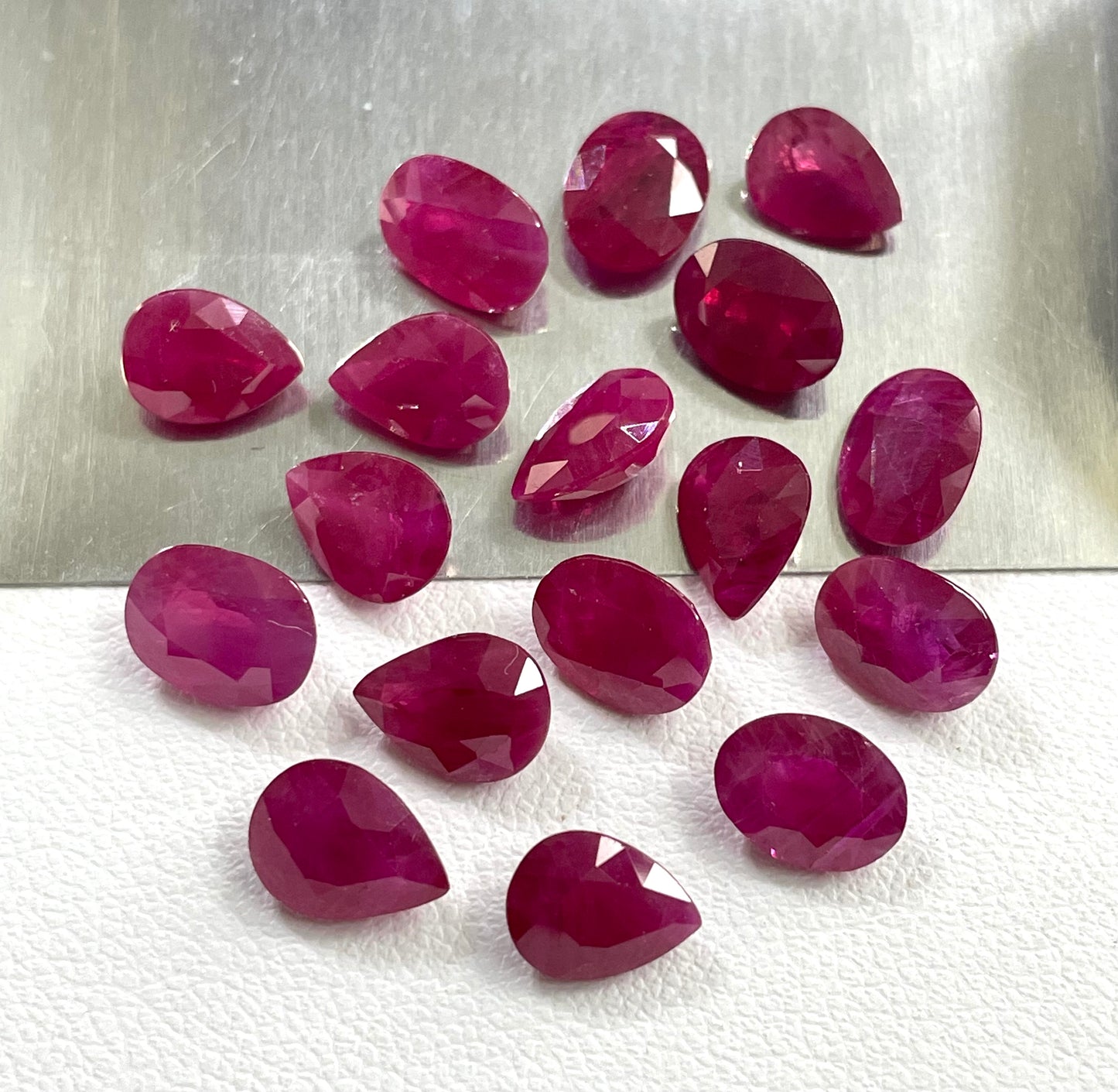 High-Quality Natural Burma Ruby Reddish Pink 6x8mm Oval Pear Cut Heated Calibration Size Loose Gemstones for Making Jewellery