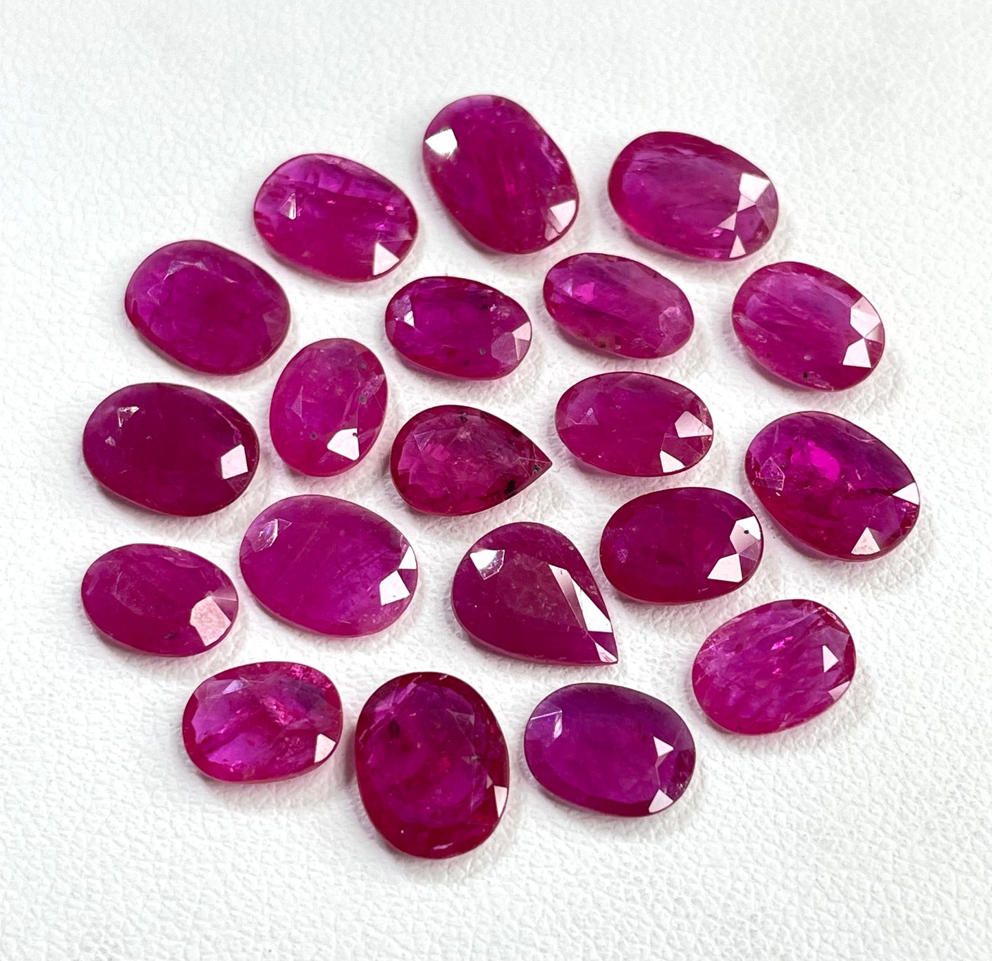High-Quality Natural Mozambique Ruby Reddish Pink Color 1-3 Carat Oval Pear Cut Heated Loose Gemstones for Making Jewellery