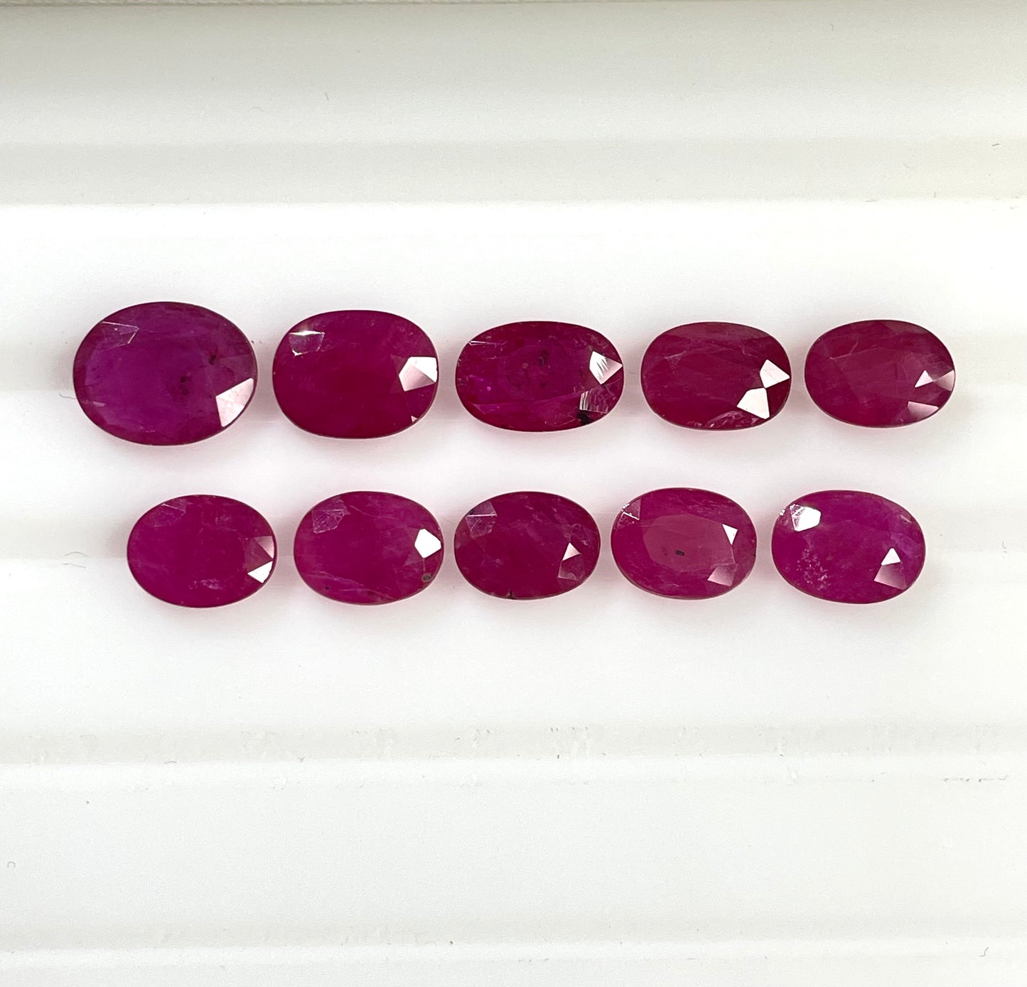 Best Quality Natural Mozambique Ruby 1-2 Carat Oval Pear Cut Reddish Pink Color Heated Loose Gemstone for Making Bracelets