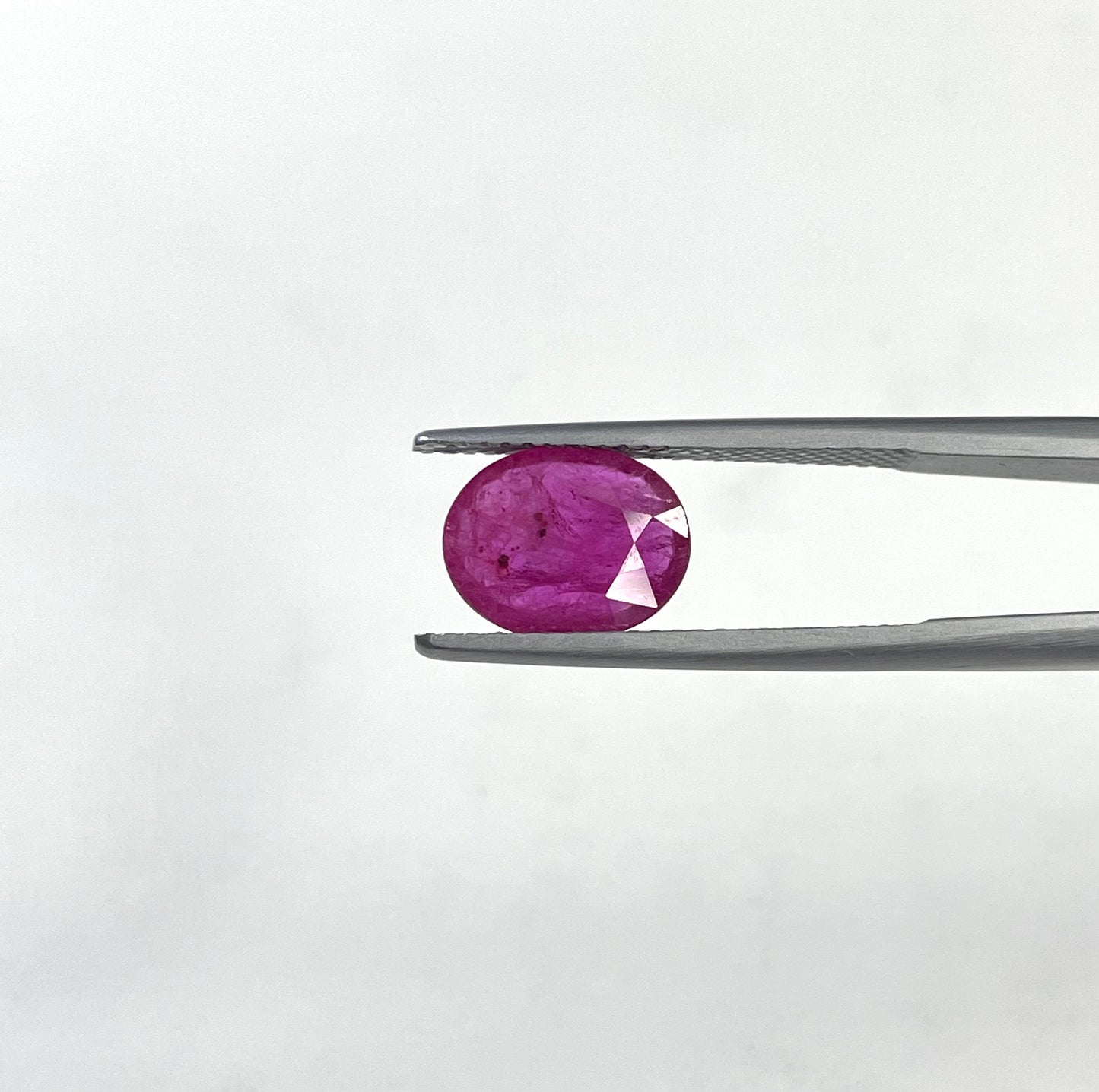 Best Quality Natural Mozambique Ruby 1-2 Carat Oval Pear Cut Reddish Pink Color Heated Loose Gemstone for Making Bracelets