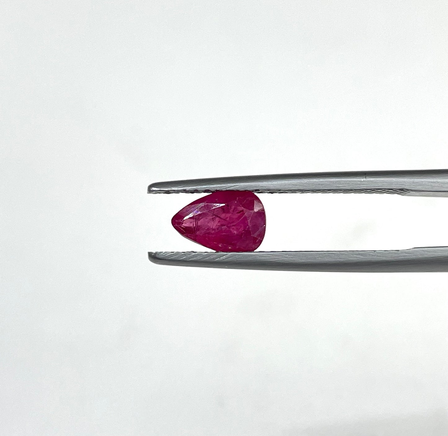Best Quality Natural Mozambique Ruby 5x7mm Oval Pear Cut Reddish Pink Color Heated Loose Gemstone for Making Bracelets