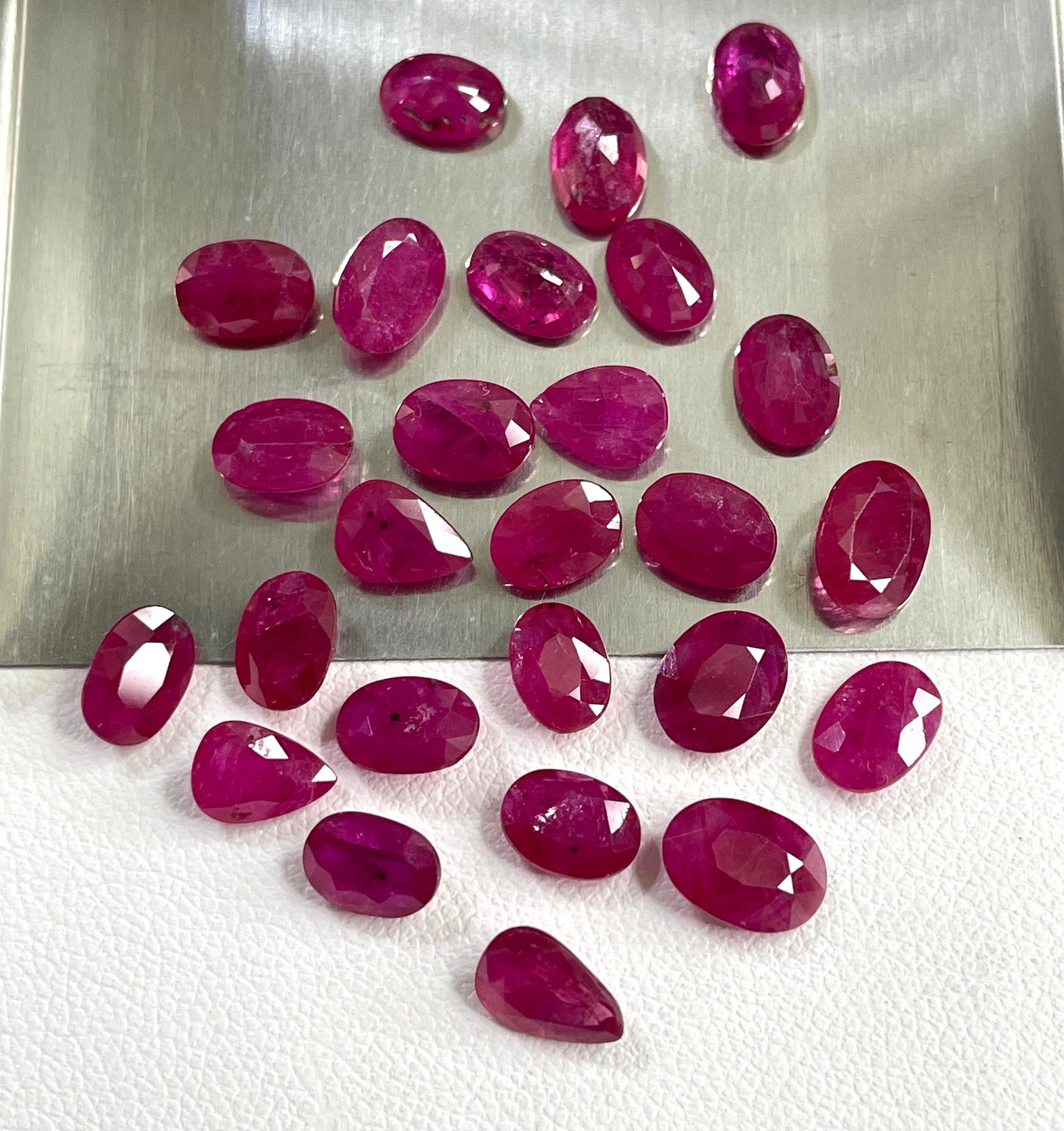 Best Quality Natural Mozambique Ruby 5x7mm Oval Pear Cut Reddish Pink Color Heated Loose Gemstone for Making Bracelets