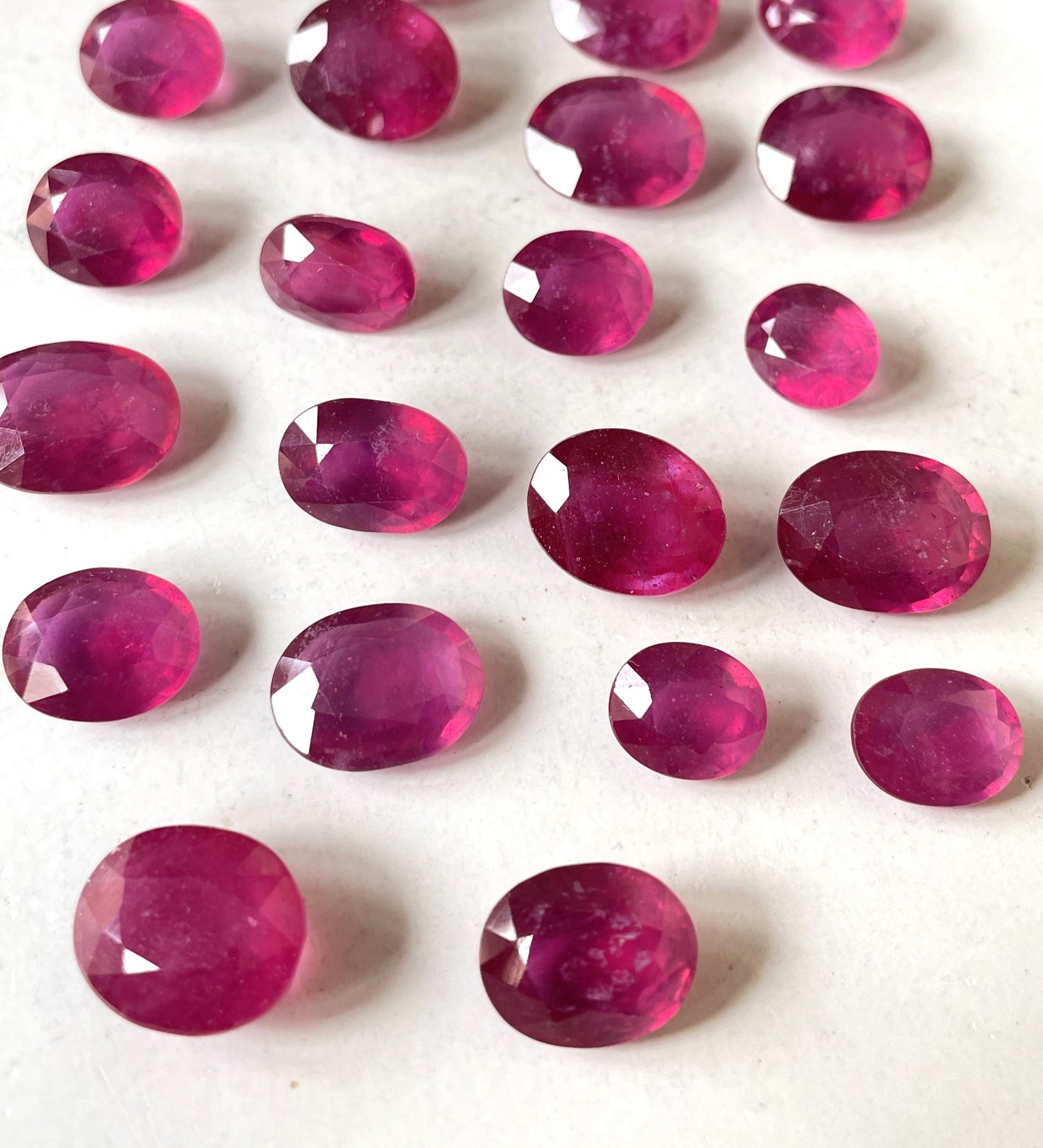 Natural Ruby Mozambique Heat-Treated 3-8 Carats Oval Shape Reddish Pink Color July Birthstone Loose Gemstones for Making Ring