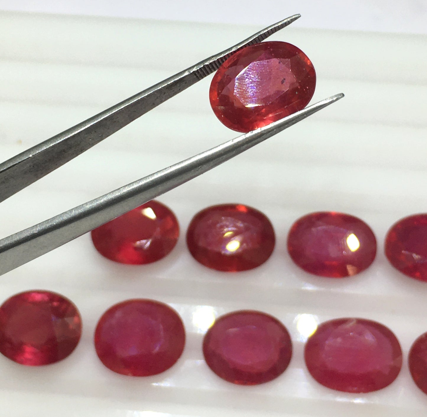 Fine Quality Ruby Heat-Treated Far Cut 3-8 Carats Free Size Calibrated July Birthstone Loose Gemstone for Making Ring at the Best Price