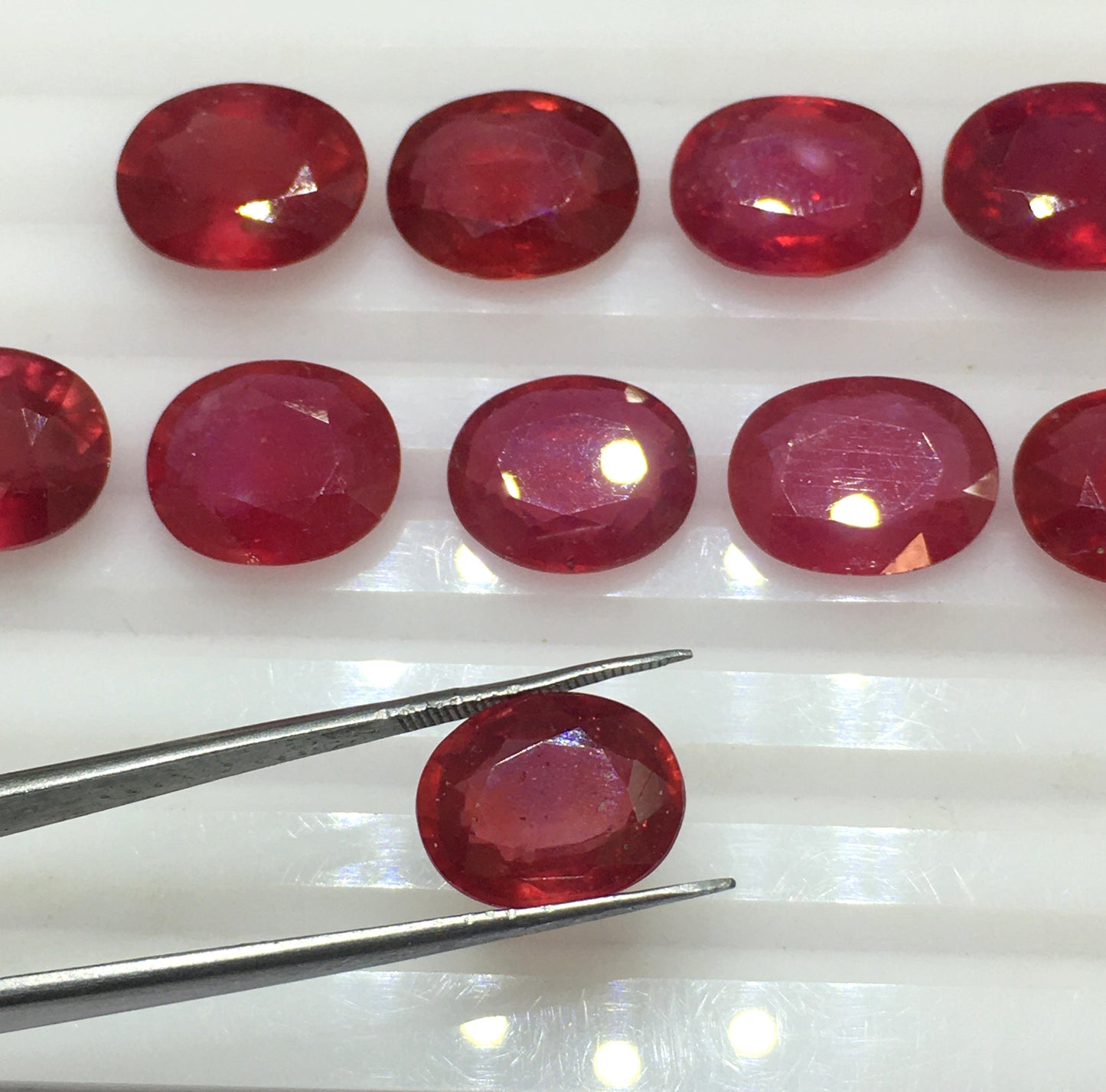 Fine Quality Ruby Heat-Treated Far Cut 3-8 Carats Free Size Calibrated July Birthstone Loose Gemstone for Making Ring at the Best Price