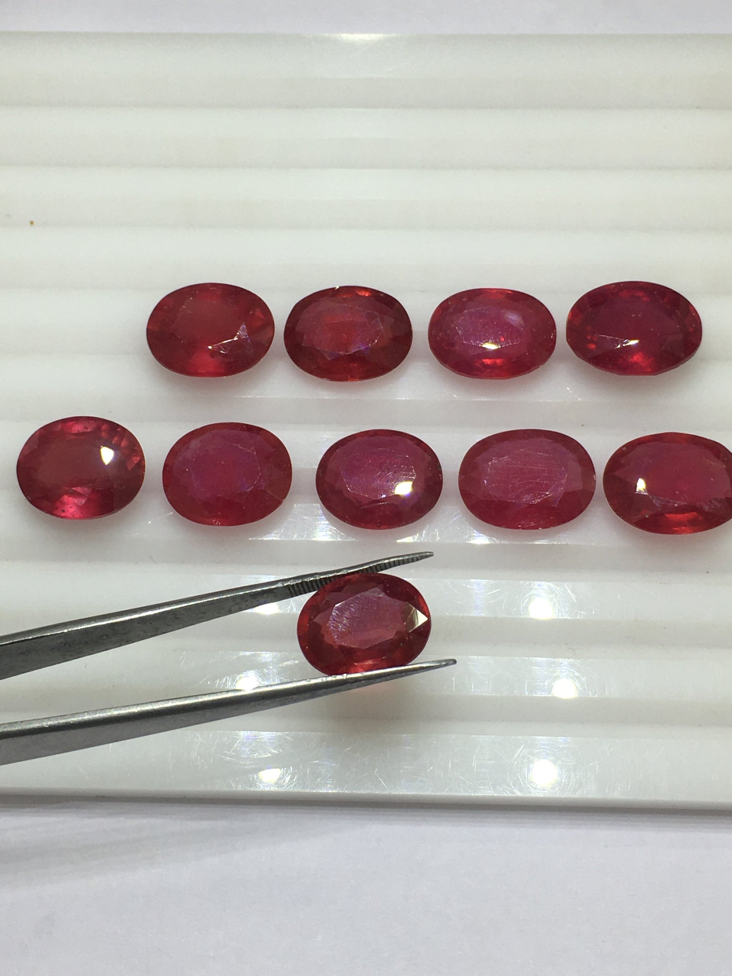Fine Quality Ruby Heat-Treated Far Cut 3-8 Carats Free Size Calibrated July Birthstone Loose Gemstone for Making Ring at the Best Price
