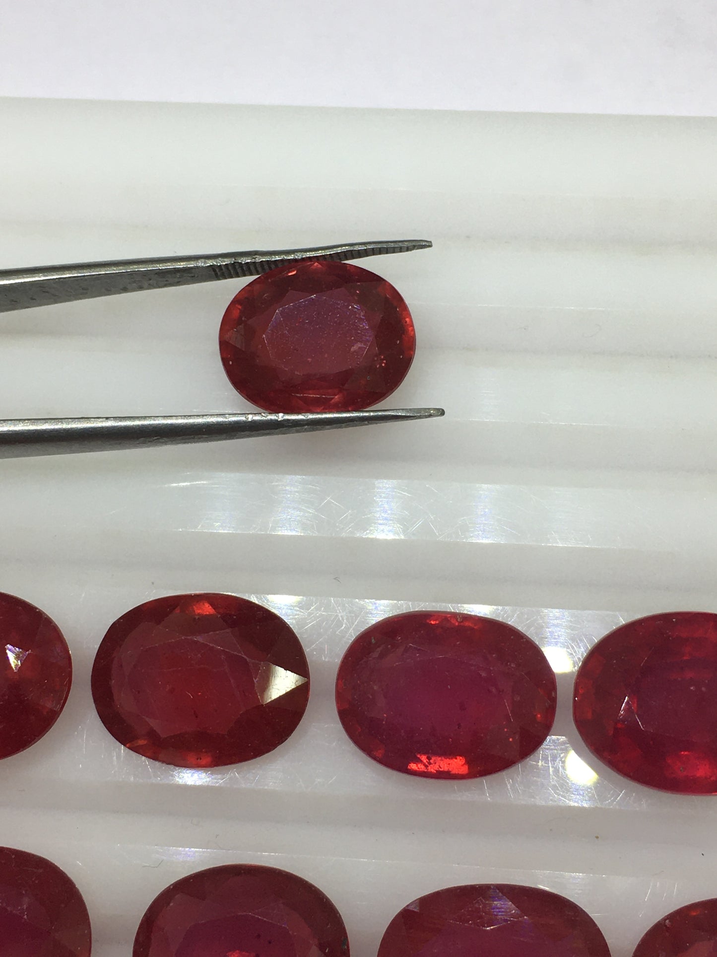 Fine Quality Ruby Heat-Treated Far Cut 3-8 Carats Free Size Calibrated July Birthstone Loose Gemstone for Making Ring at the Best Price