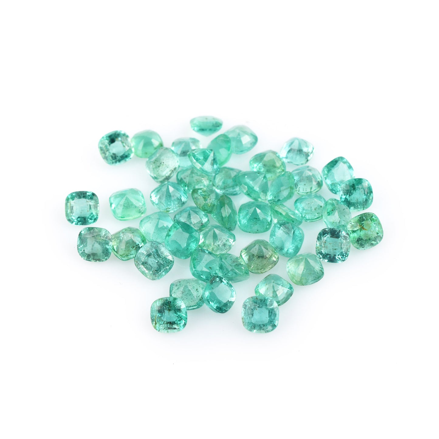 Fine Quality 100% Natural Zambian Emerald 9.00cts Square Shape Green Color 4.5mm Size 24 Pcs Precious Gemstones for Making Pendant Jewellery