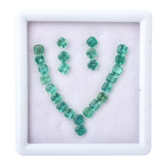 Fine Quality 100% Natural Zambian Emerald 9.00cts Square Shape Green Color 4.5mm Size 24 Pcs Precious Gemstones for Making Pendant Jewellery