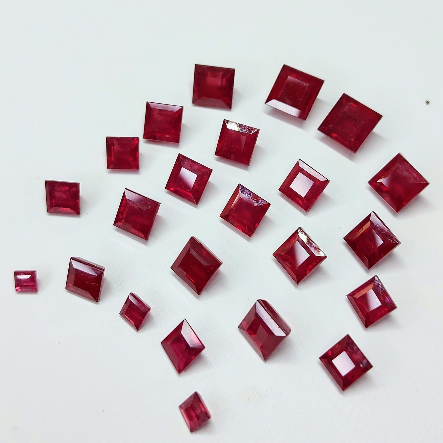Top Most Quality Ruby Glass Filling Calibration Sizes 5-10mm Cushion Shape Red Color Loose Gemstones for Jewelry Making